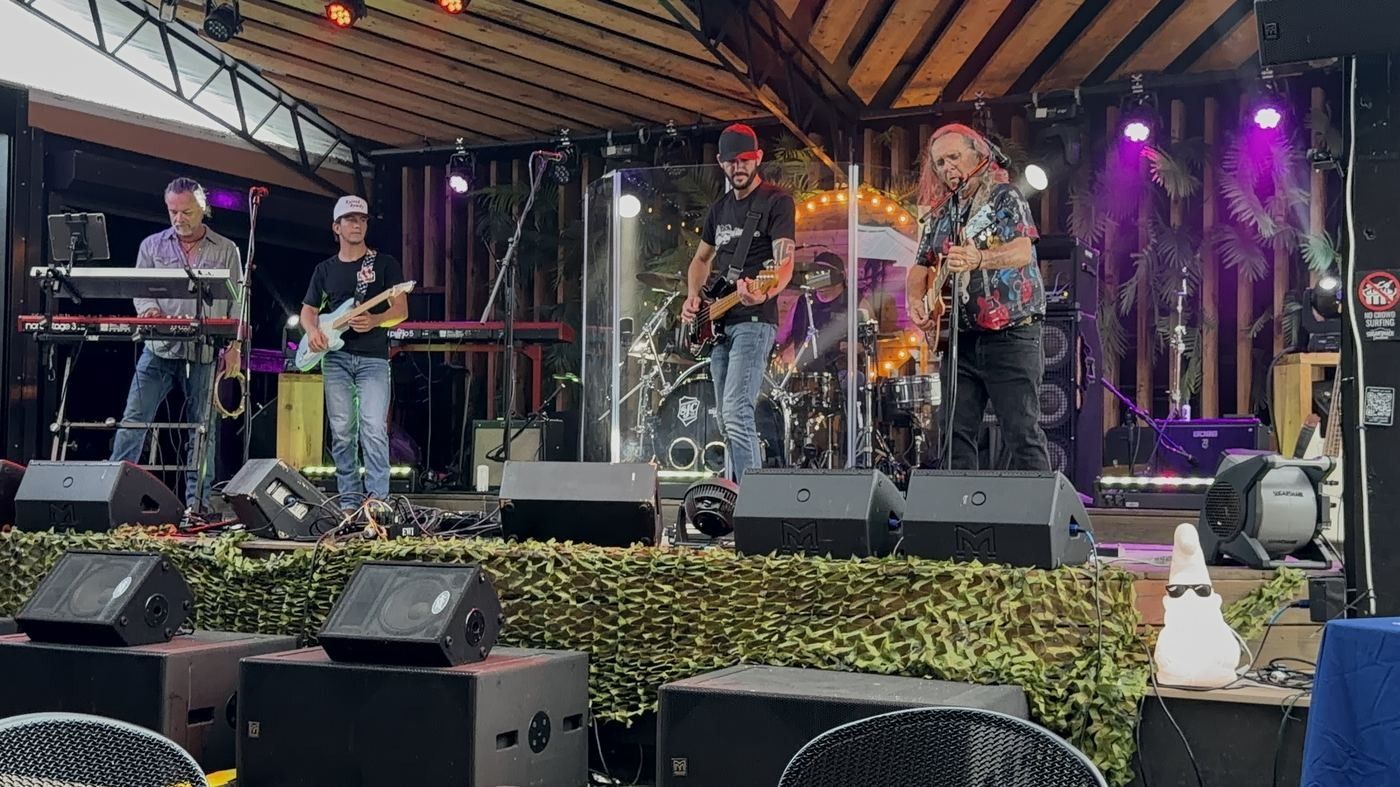 OldSchool CRB live on stage
